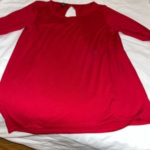 Jones of New York Red Top medium key hole back